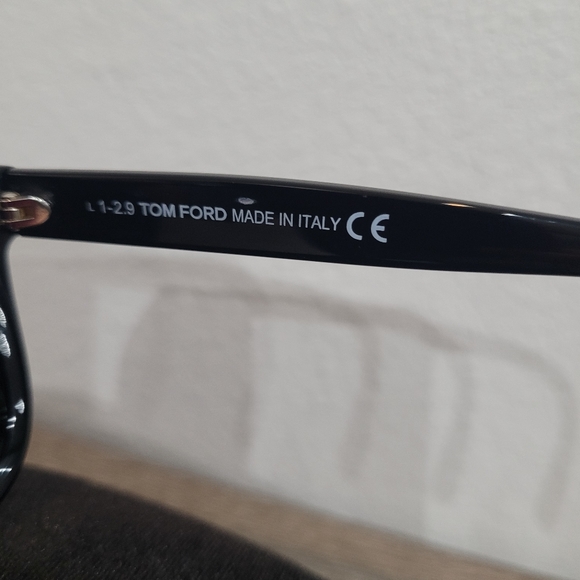 Leo Tom Ford Sunglasses TF336 - Picture 8 of 11